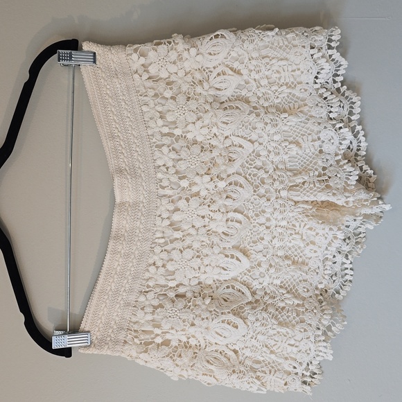 No Boundaries Pants - Boho Chic Cream Lace Crochet Shorts – Juniors XL / Women’s Small-Medium